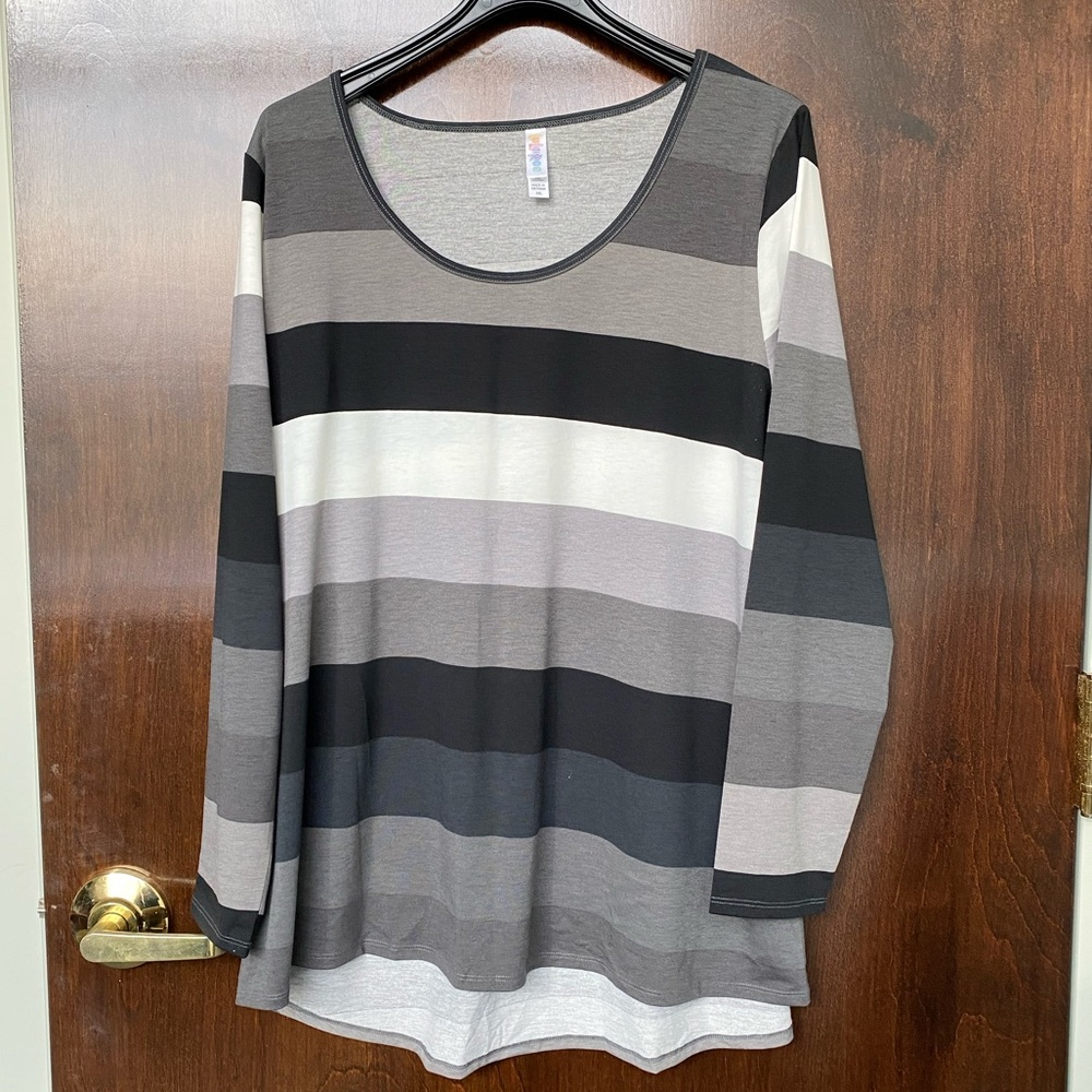 Women’s Plus Long Sleeve Top